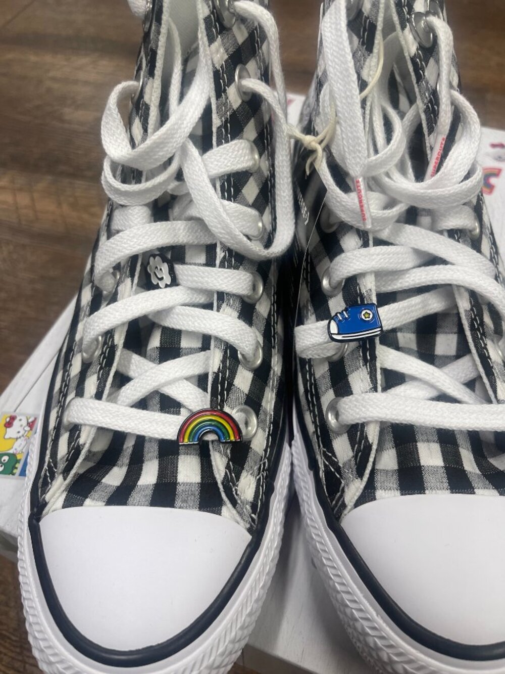 Converse x Hello Kitty & Friends Gingham High Tops NWT Women's 6.5 - Picture 3 of 13